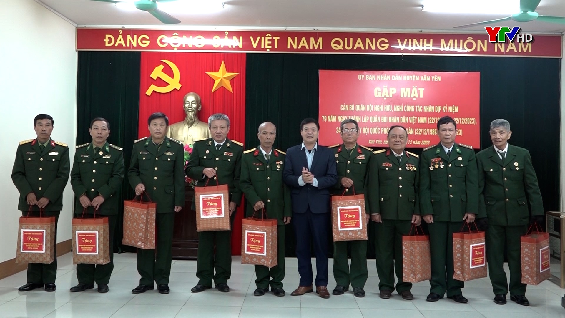 Huyện Văn Yên và Yên Bình tổ chức gặp mặt các cán bộ Quân đội đã nghỉ hưu, nghỉ công tác năm 2023
