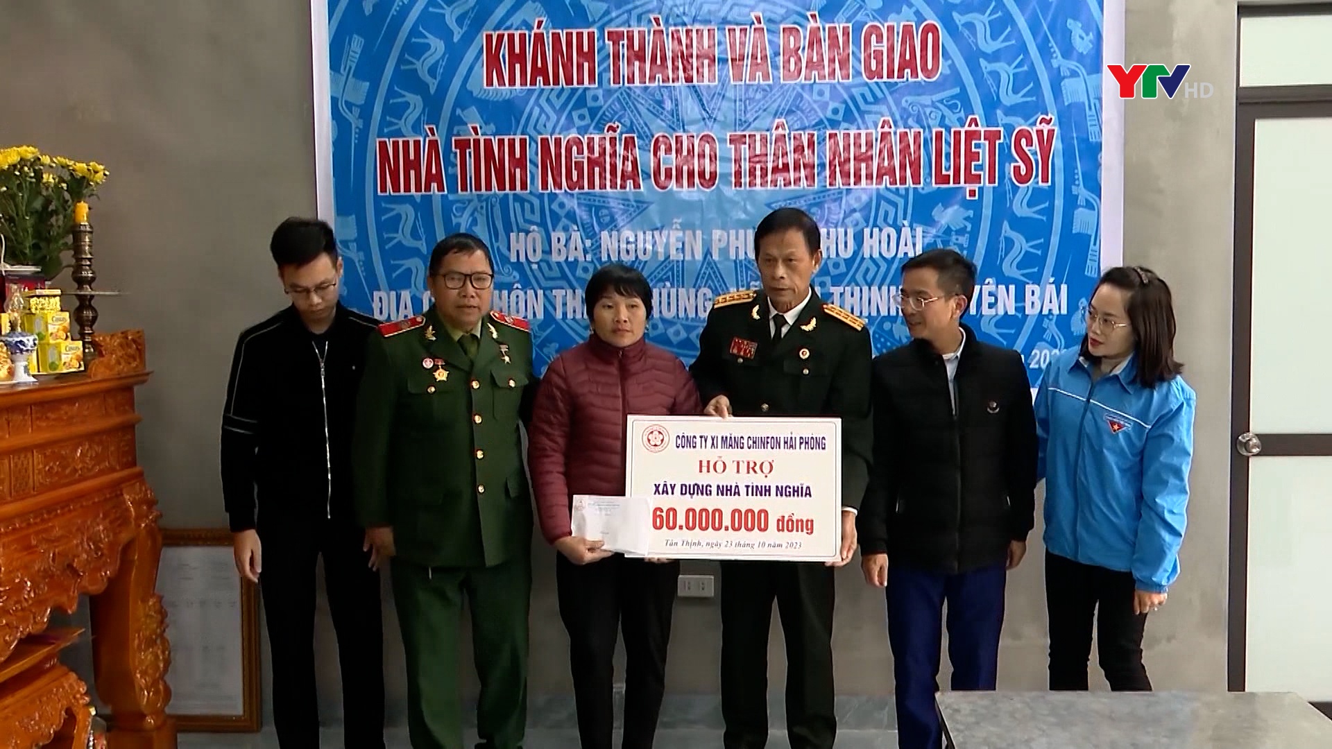 Bàn giao nhà tình nghĩa cho thân nhân liệt sĩ tại thành phố Yên Bái