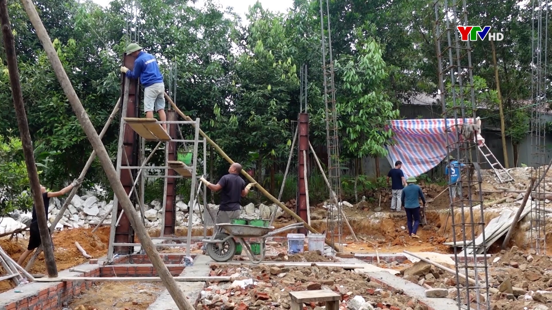 Huy động nguồn lực xã hội hóa hỗ trợ làm nhà ở cho hộ nghèo ( Tiếng Thái )