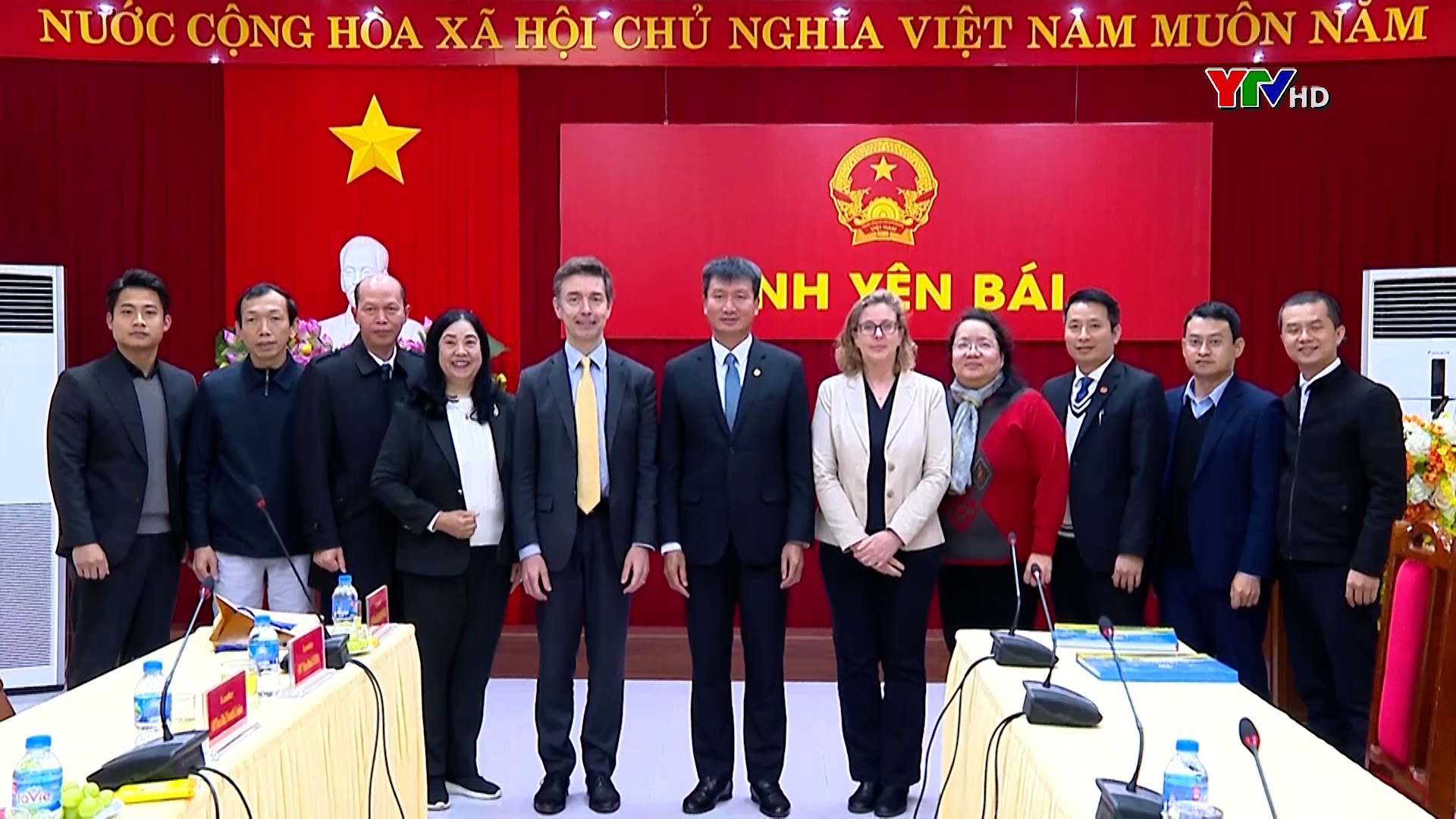 Đồng chí Chủ tịch UBND tỉnh Trần Huy Tuấn làm việc với Phái đoàn Liên minh Châu Âu tại Việt Nam