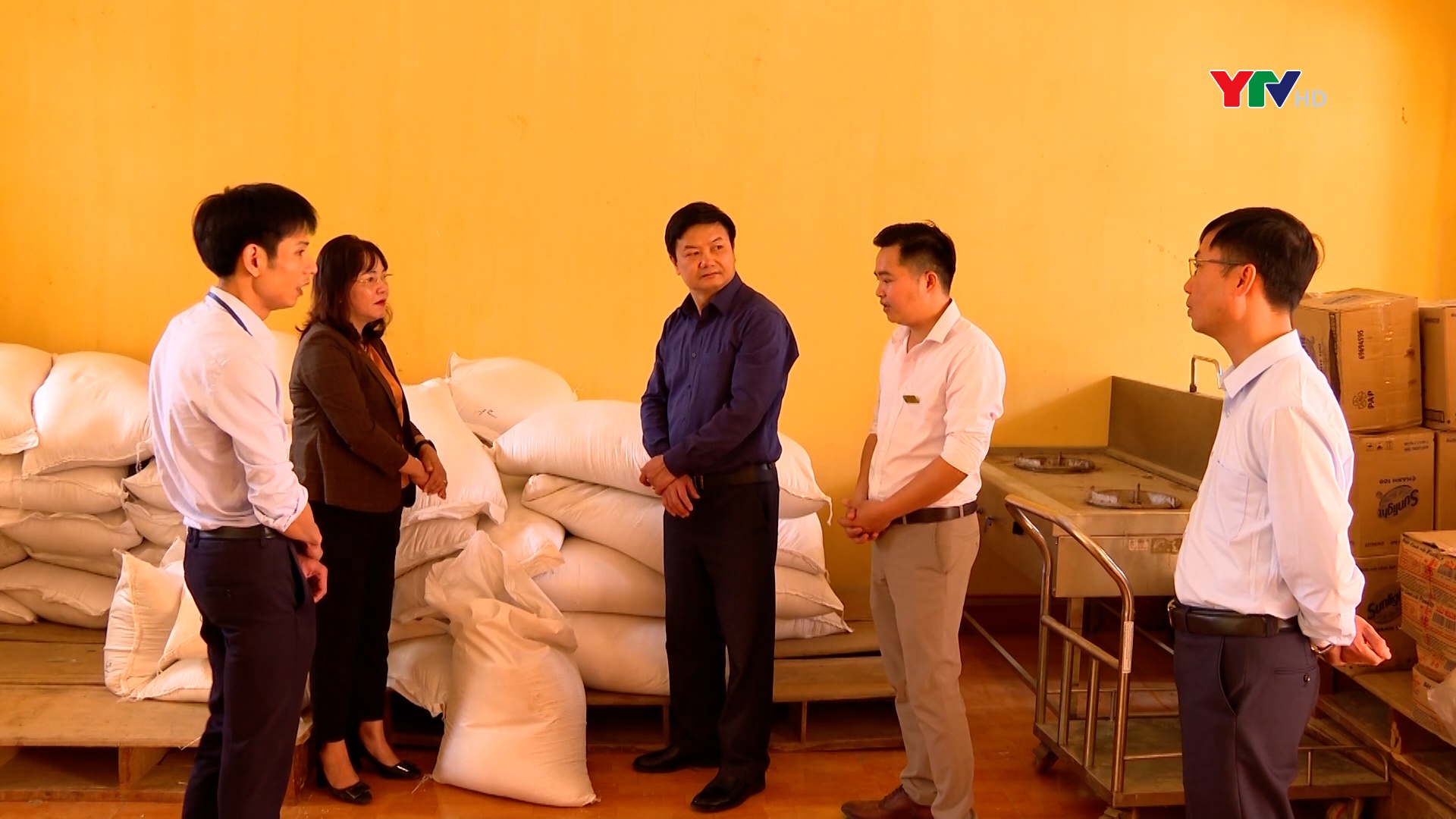 Chậm cấp gạo, nhiều trường bán trú ở huyện Mù Cang Chải gặp khó khăn