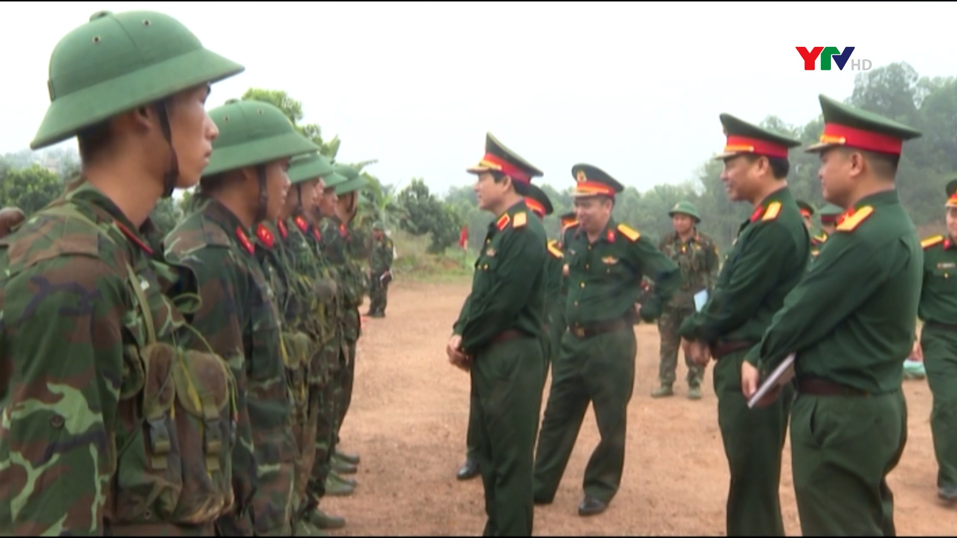 Quân khu 2 kiểm tra công tác huấn luyện chiến sĩ mới của Trung đoàn 121