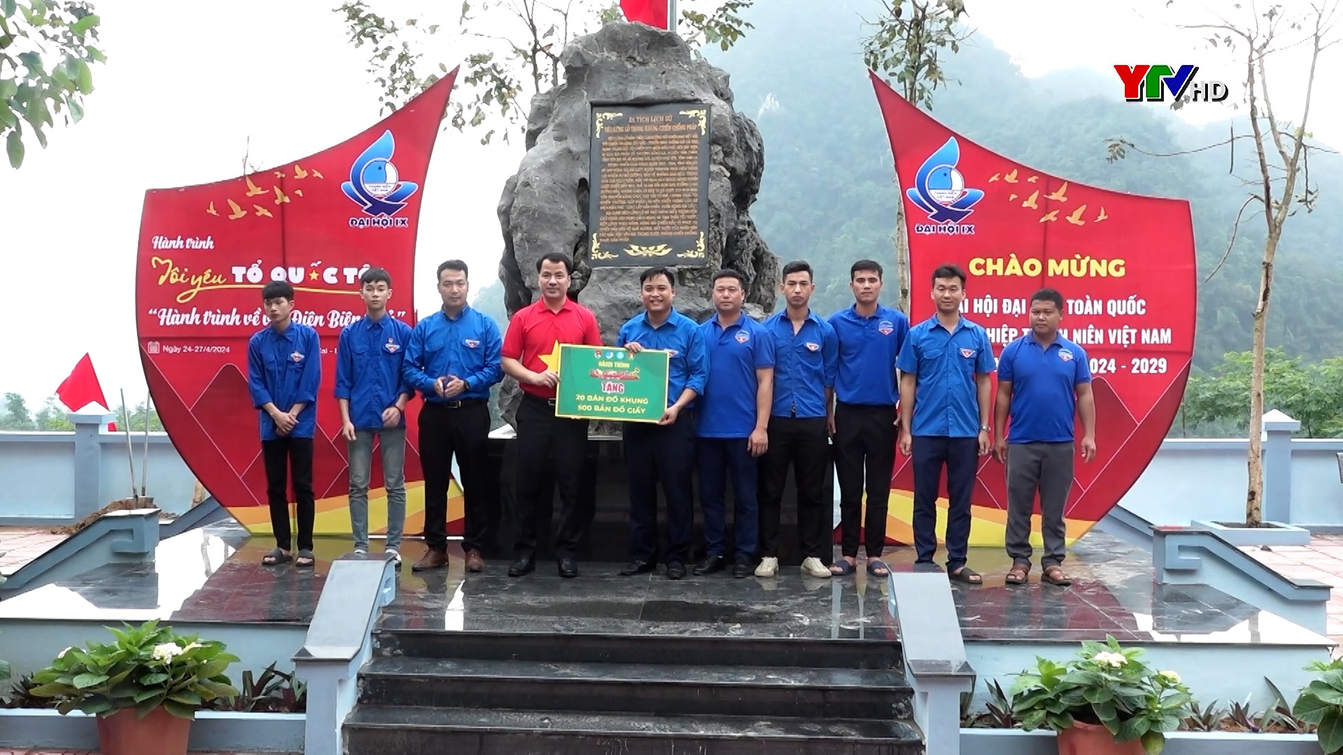 Trung ương Đoàn TNCS Hồ Chí Minh dâng hương tại di tích lịch sử Quốc gia Đèo Lũng Lô, huyện Văn Chấn
