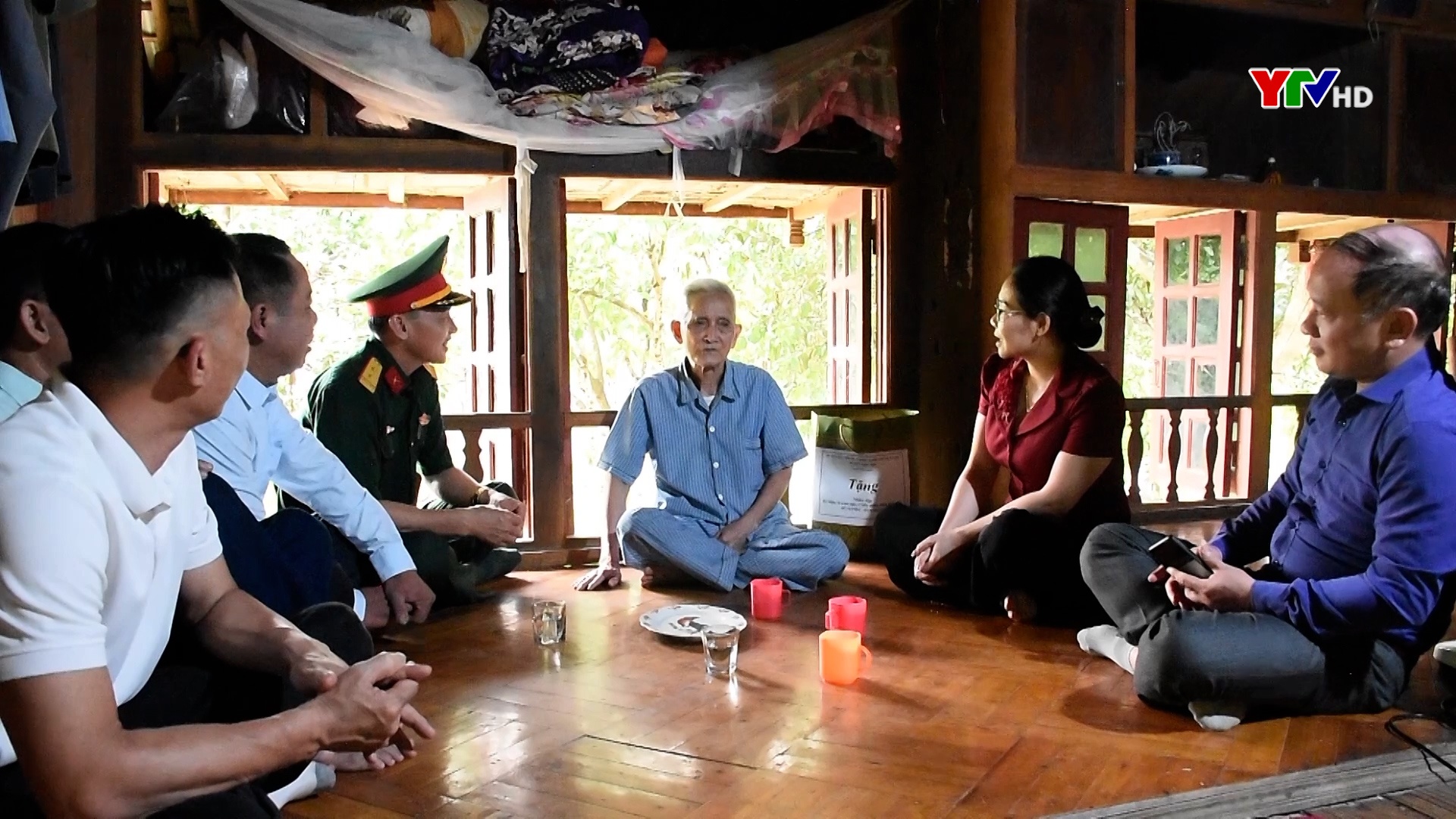 Huyện Lục Yên thăm, tặng quà chiến sĩ Điện Biên cư trú trên địa bàn