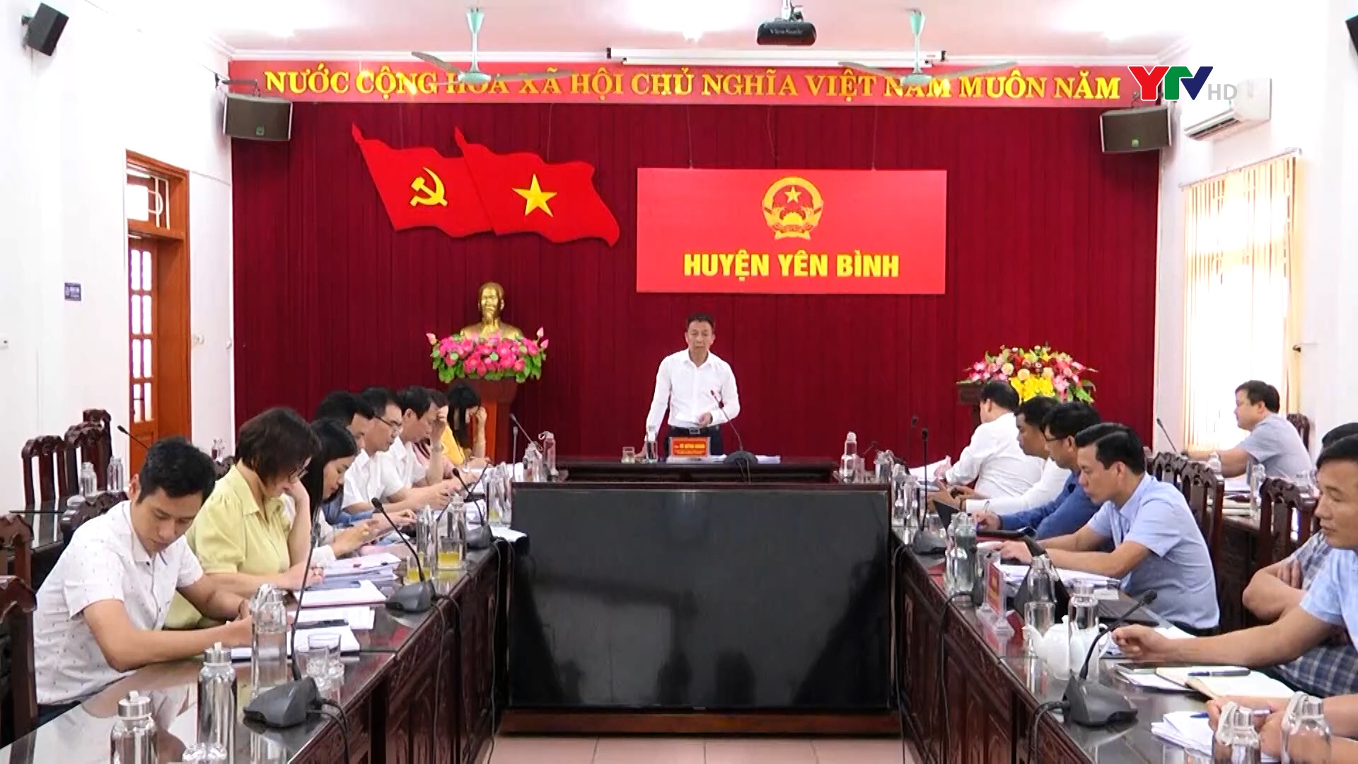 Đồng chí Phó Chủ tịch Thường trực HĐND tỉnh Vũ Quỳnh Khánh giám sát chuyên đề tại UBND huyện Yên Bình