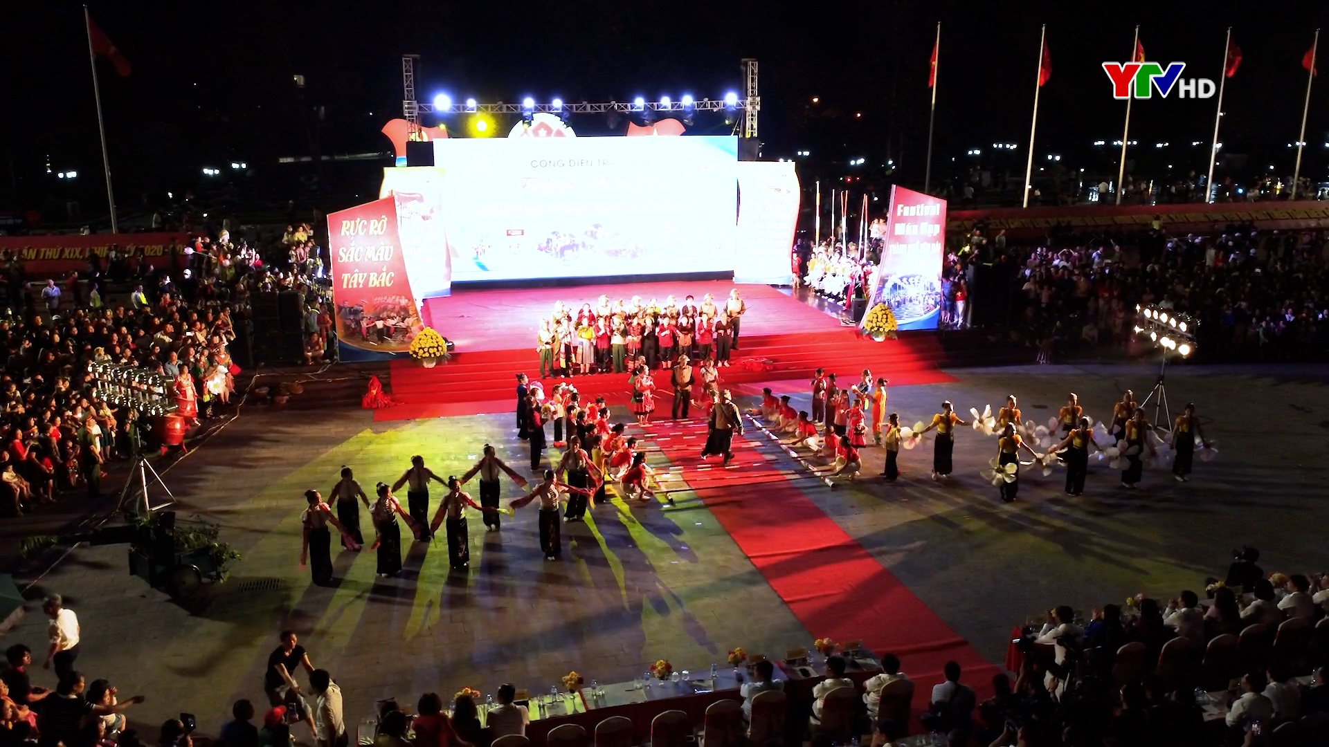 Ấn tượng Festival múa sạp "Rực rỡ sắc màu Tây Bắc" lần đầu tiên được tổ chức tại thành phố Yên Bái