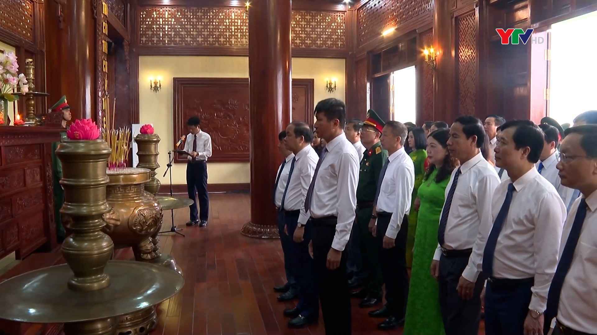 Tỉnh Yên Bái dâng hương Chủ tịch Hồ Chí Minh và viếng Nghĩa trang Liệt sĩ trung tâm tỉnh