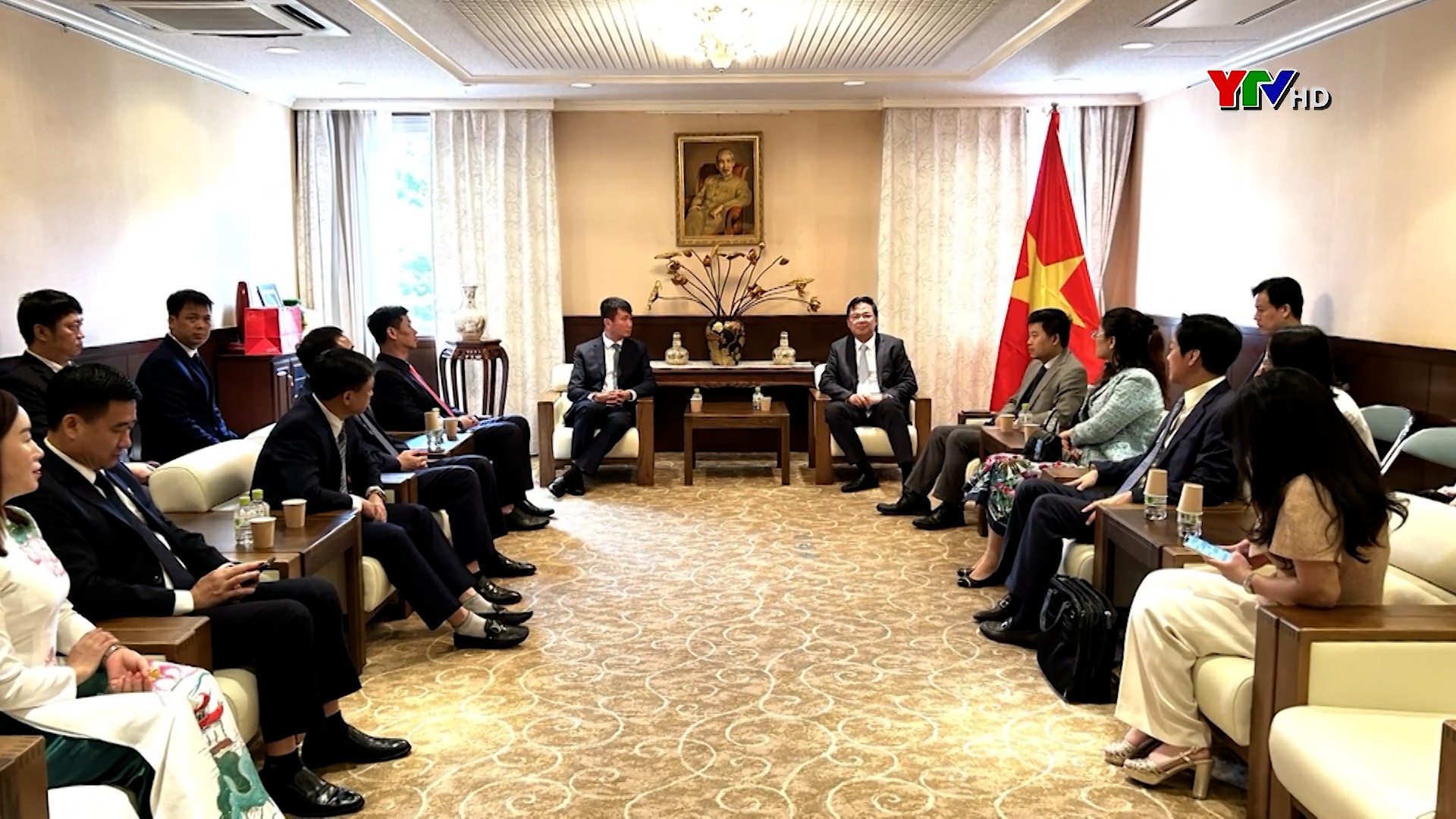Đồng chí Chủ tịch UBND tỉnh Trần Huy Tuấn làm việc với Đại sứ quán Việt Nam tại Nhật Bản