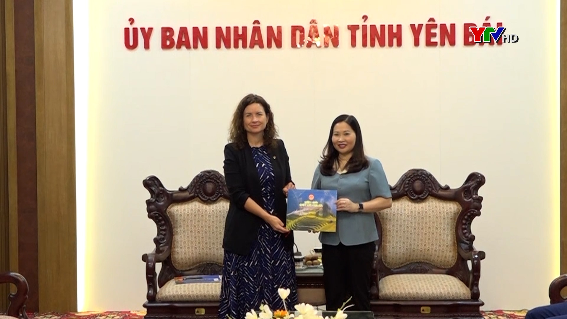 Đoàn công tác Đại sứ quán Canada tại Việt Nam chào xã giao lãnh đạo tỉnh