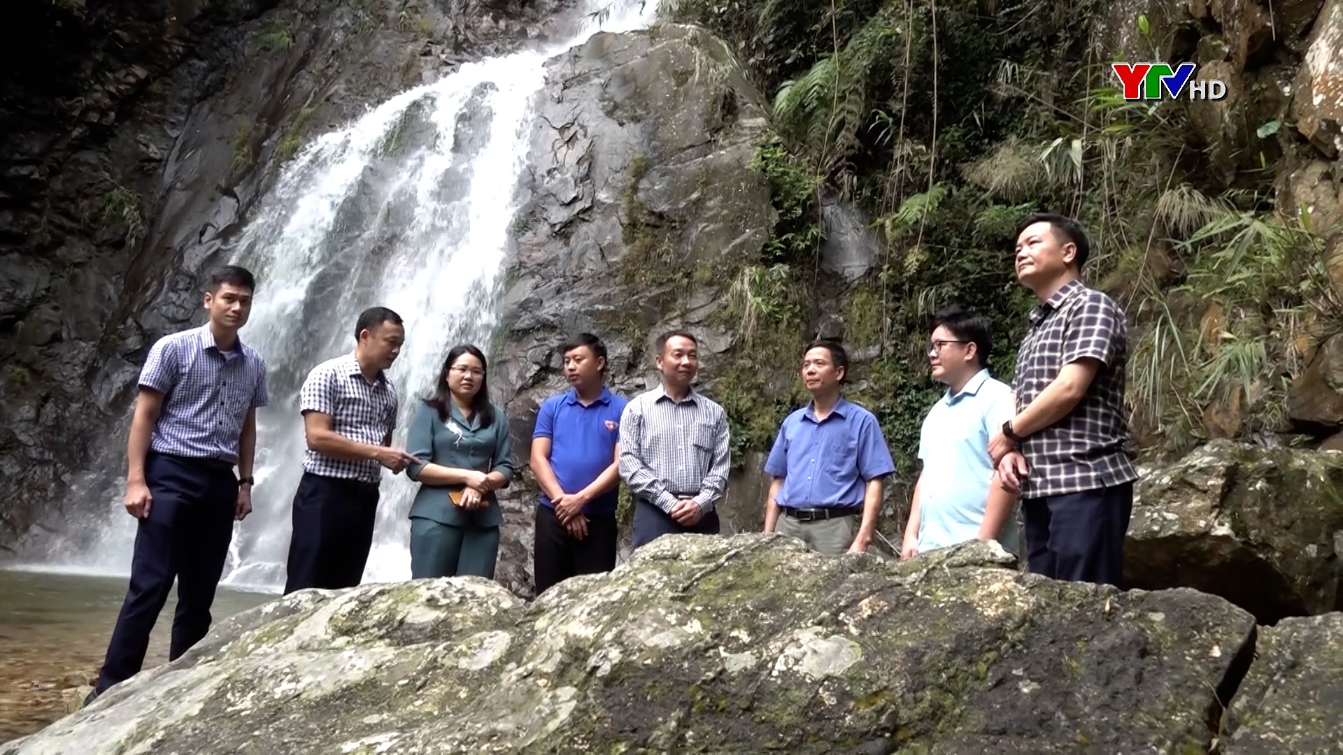 Đồng chí Phó Chủ tịch Thường trực HĐND tỉnh Vũ Quỳnh Khánh khảo sát việc việc thực hiện chính sách hỗ trợ phát triển du lịch tại huyện Văn Chấn