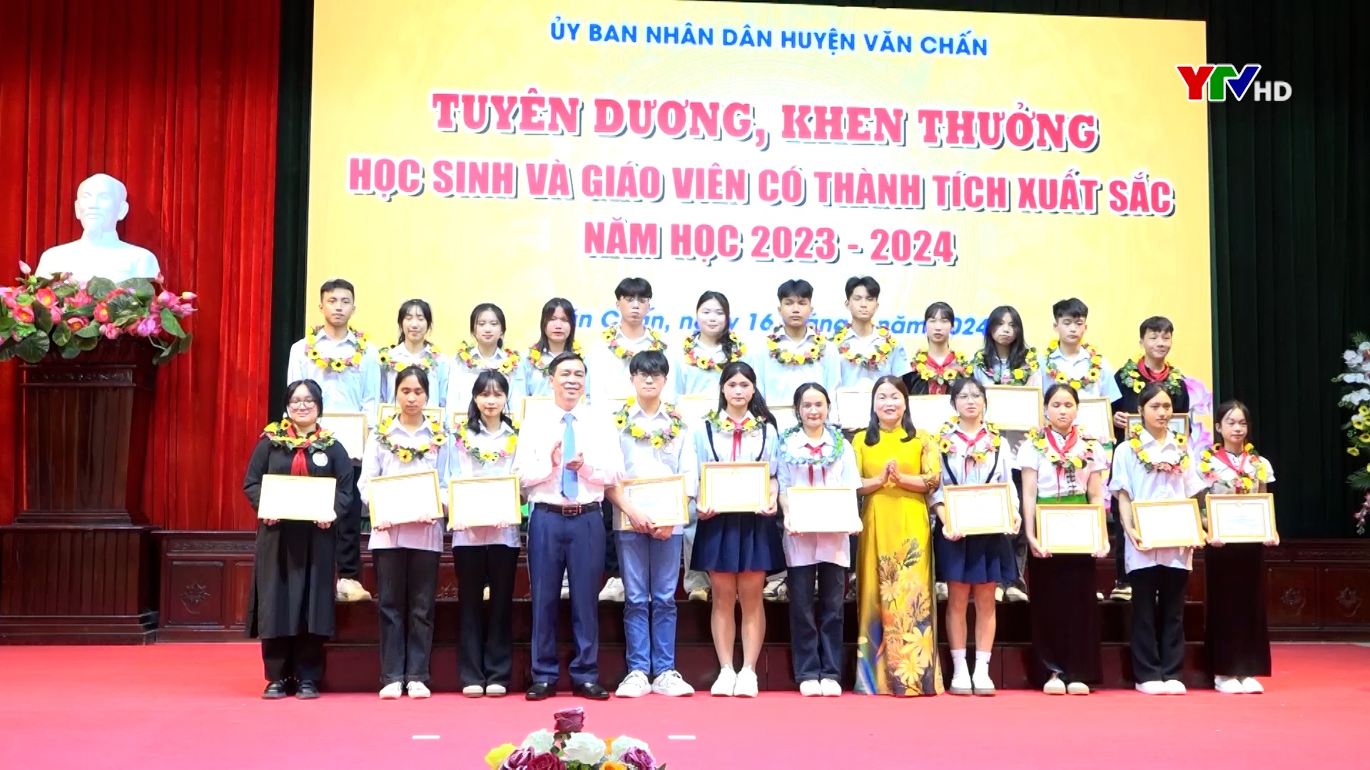 Văn Chấn tuyên dương, khen thưởng 770 học sinh, giáo viên có thành tích xuất sắc năm học 2023-2024