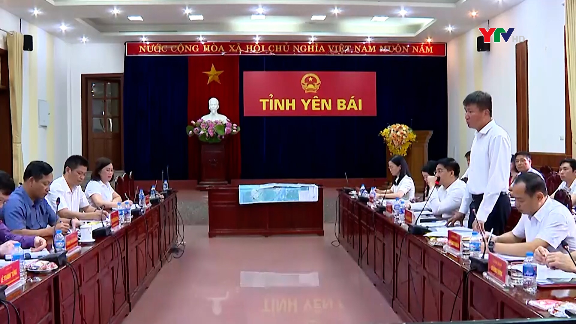 Đồng chí Chủ tịch UBND tỉnh Trần Huy Tuấn tiếp đoàn công tác Tòa án Nhân dân Tối cao