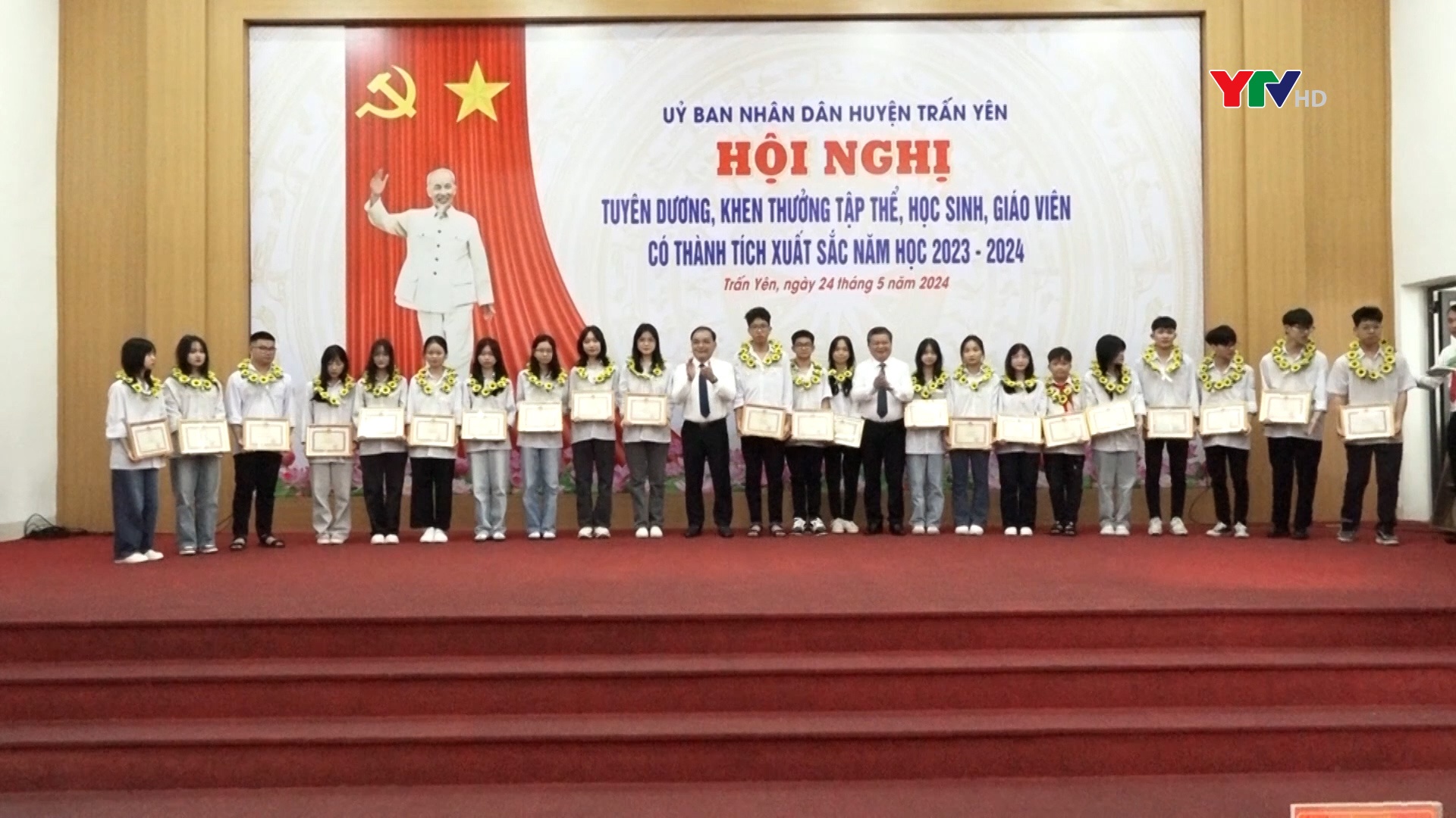 Trấn Yên tuyên dương, khen thưởng học sinh, giáo viên có thành tích xuất sắc năm học 2023-2024