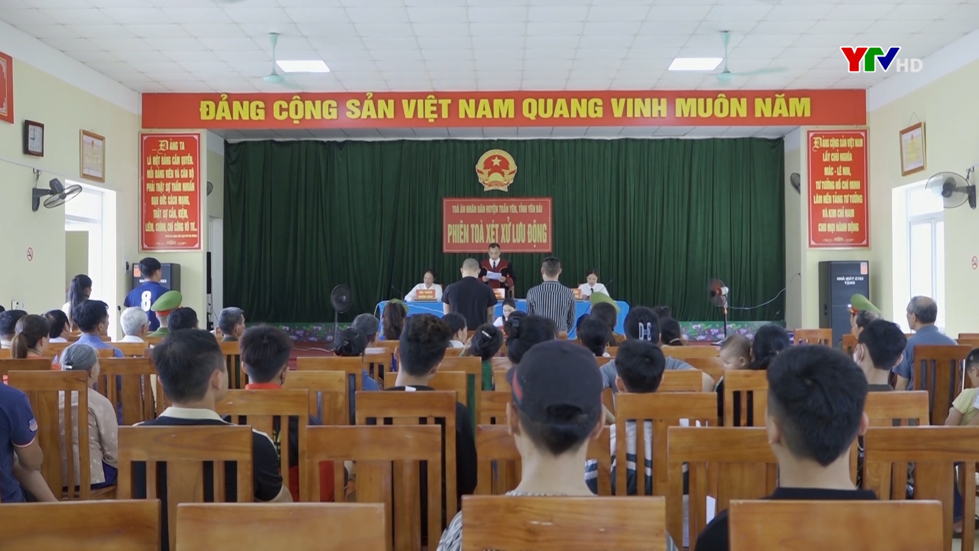 Tòa án Nhân dân huyện Trấn Yên xét xử sơ thẩm 2 vụ án hình sự
