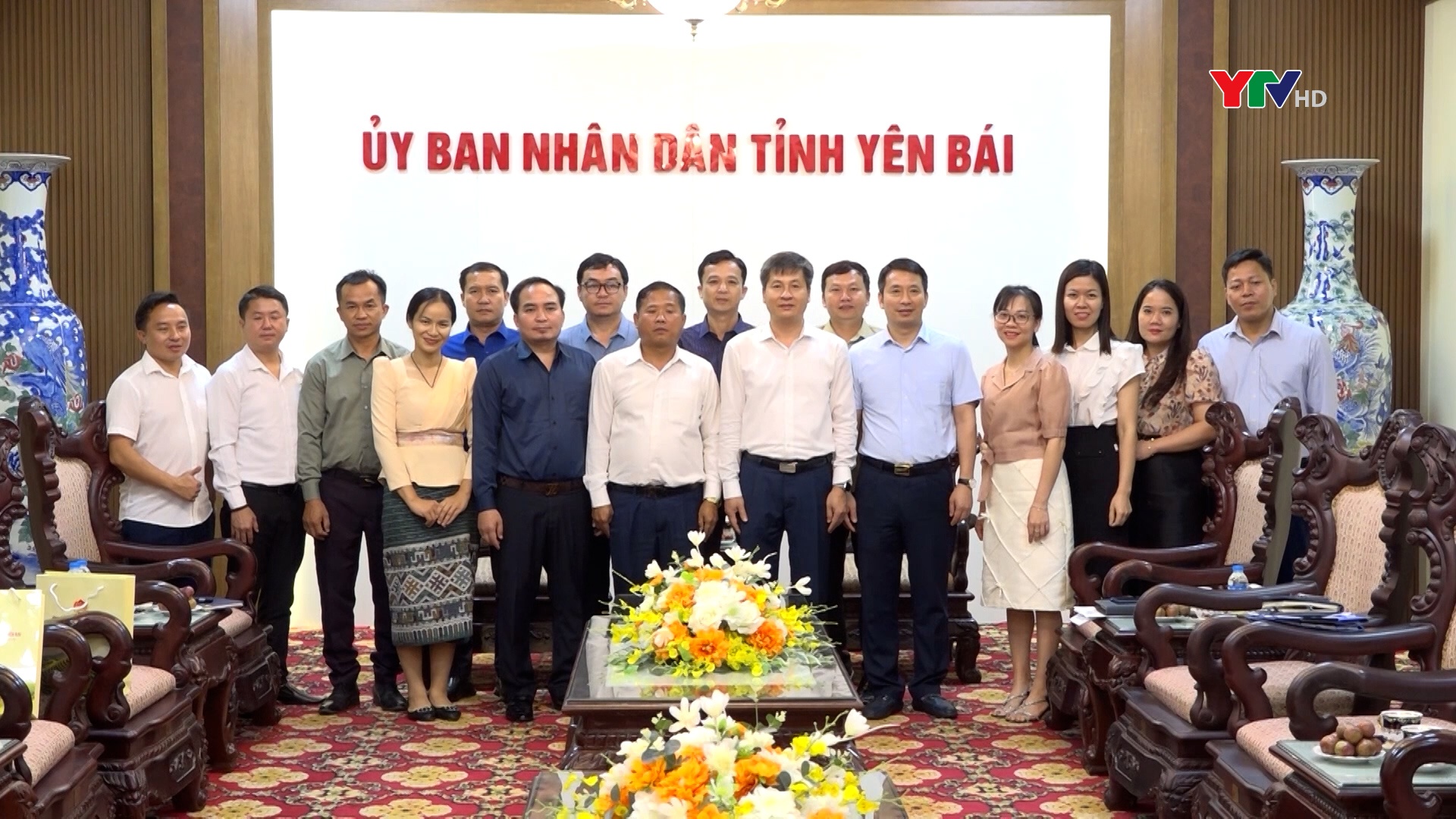 Đoàn công tác Sở Ngoại vụ tỉnh Luông Nậm Thà (Cộng hòa DCND Lào) chào xã giao lãnh đạo tỉnh Yên Bái
