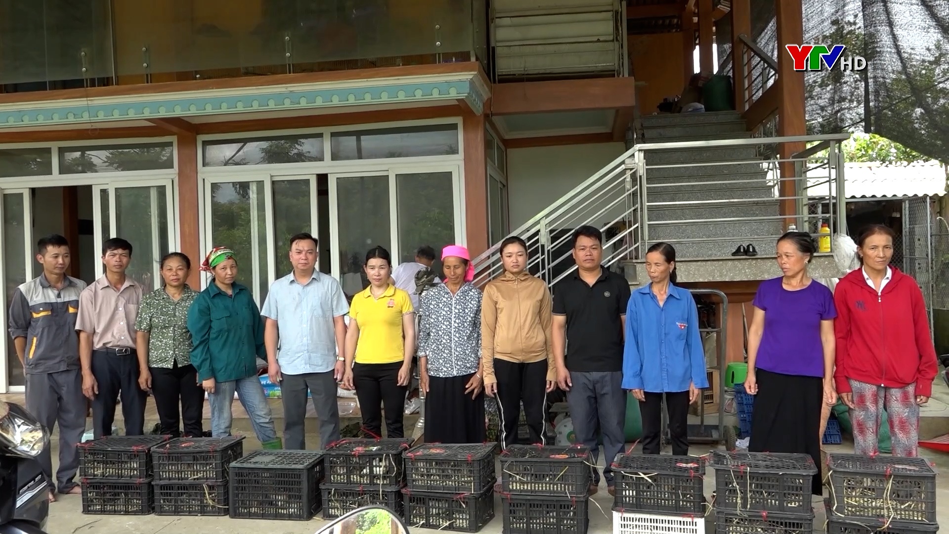UB MTTQ tỉnh hỗ trợ sinh kế cho 15 hộ nghèo của xã Sơn Lương, huyện Văn Chấn