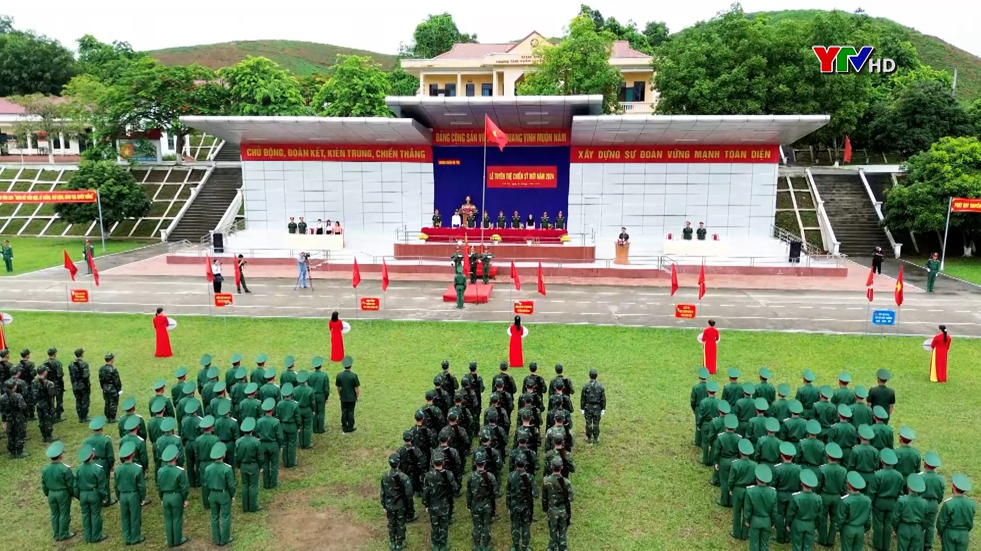 Trung đoàn 121 ( Bộ CHQS tỉnh) và Trung đoàn 752, Sư đoàn 355 tổ chức Lễ tuyên thệ chiến sỹ mới năm 2024