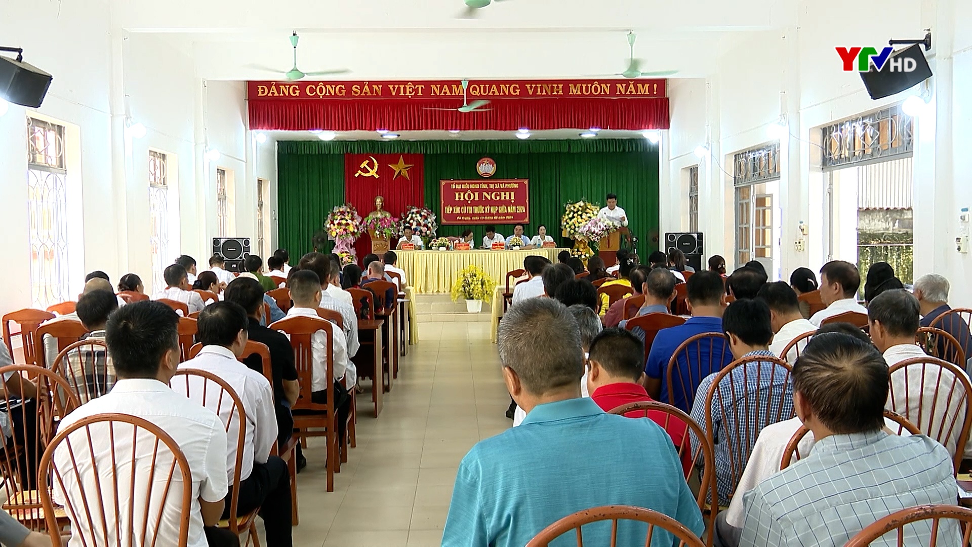 Tổ đại biểu HĐND tỉnh tiếp xúc cử tri thị xã Nghĩa Lộ