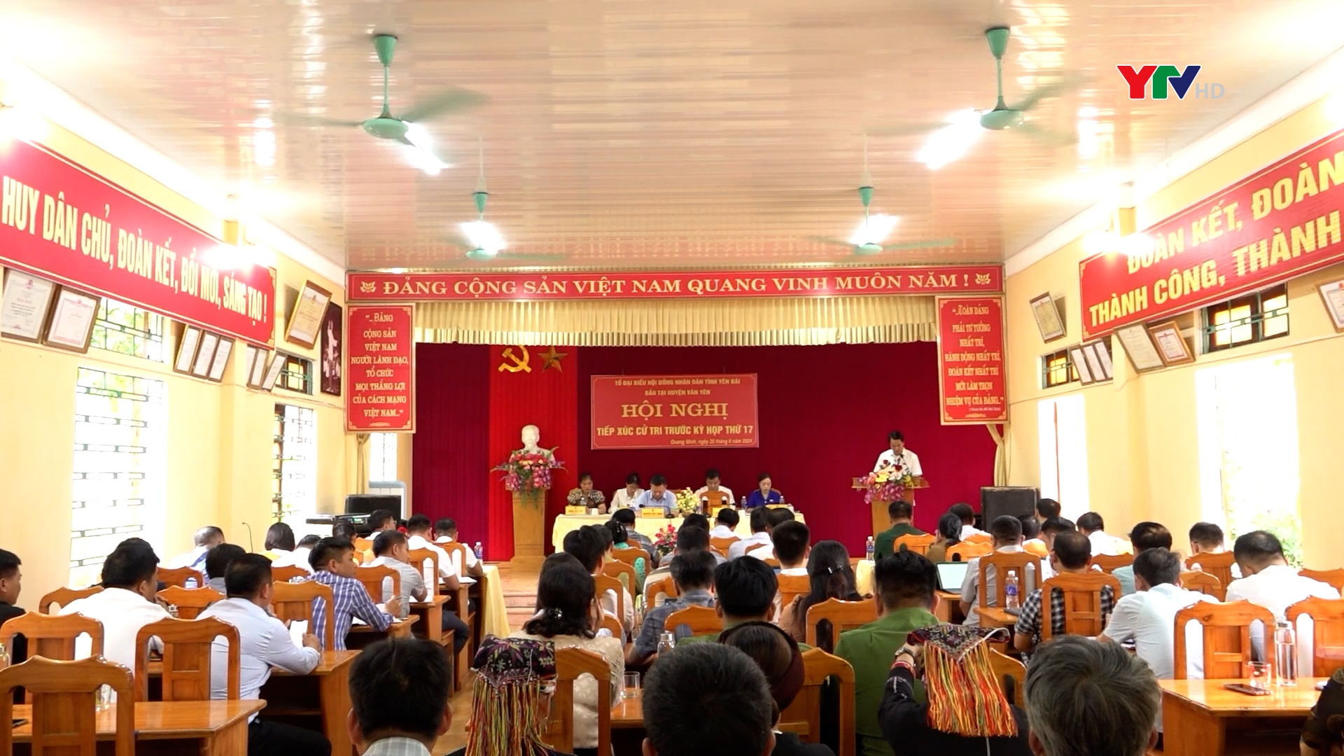 Tổ đại biểu HĐND tỉnh Yên Bái tiếp xúc cử tri tại xã Quang Minh, huyện Văn Yên