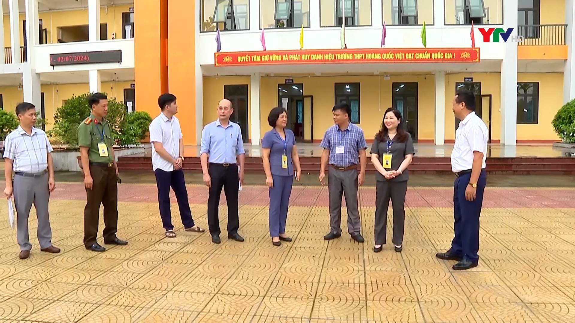Đồng chí Phó Chủ tịch UBND tỉnh Vũ Thị Hiền Hạnh kiểm tra công tác chuẩn bị thi tốt nghiệp THPT tại thành phố Yên Bái