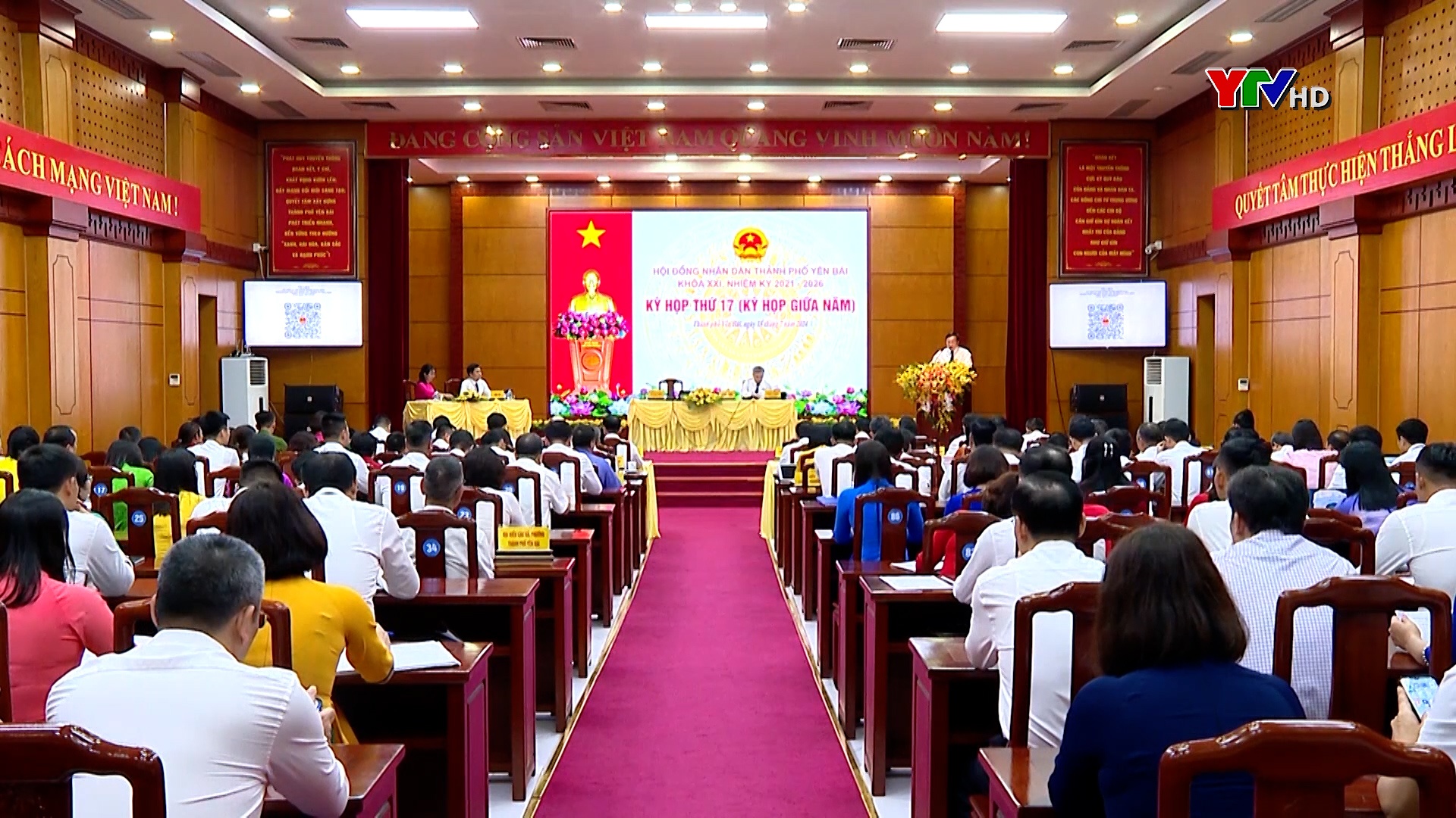 Khai mạc Kỳ họp thứ 17 - HĐND thành phố Yên Bái