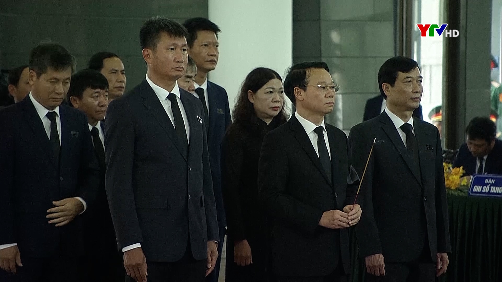 Đoàn đại biểu tỉnh Yên Bái kính viếng Tổng Bí thư Nguyễn Phú Trọng