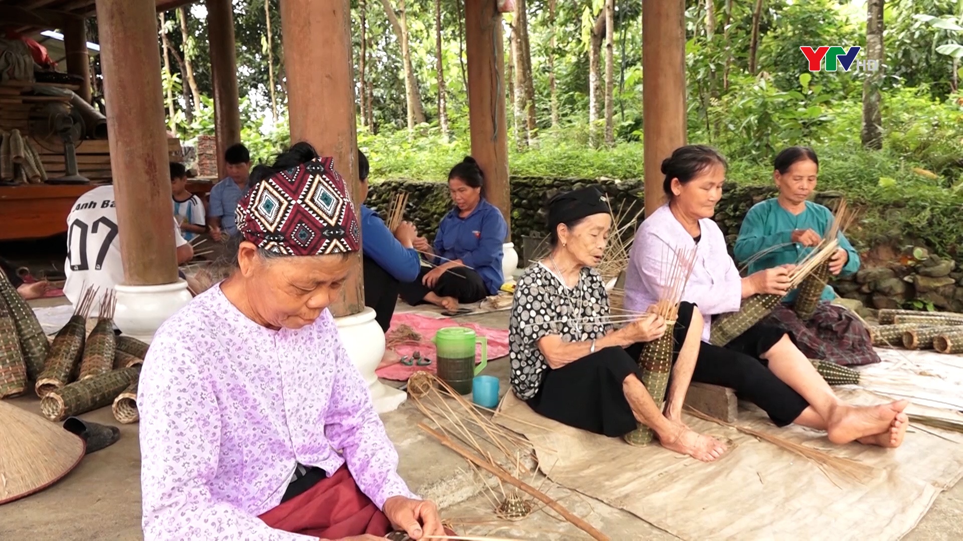 Độc đáo nghề đan rọ tôm ở Phan Thanh