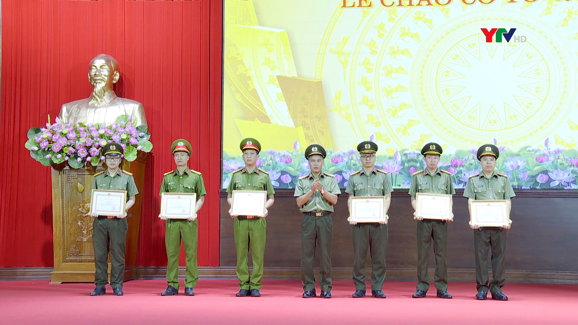 Công an tỉnh khen thưởng các tập thể, cá nhân có thành tích xuất sắc trong công tác đấu tranh phòng, chống tội phạm