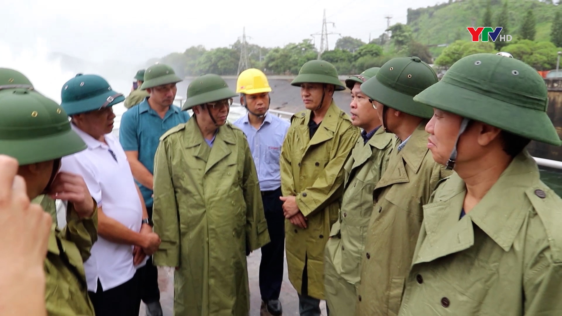 Thứ trưởng Bộ Nông nghiệp và Phát triển nông thôn Hoàng Trung kiểm tra công tác ứng phó bão số 3 tại Yên Bái