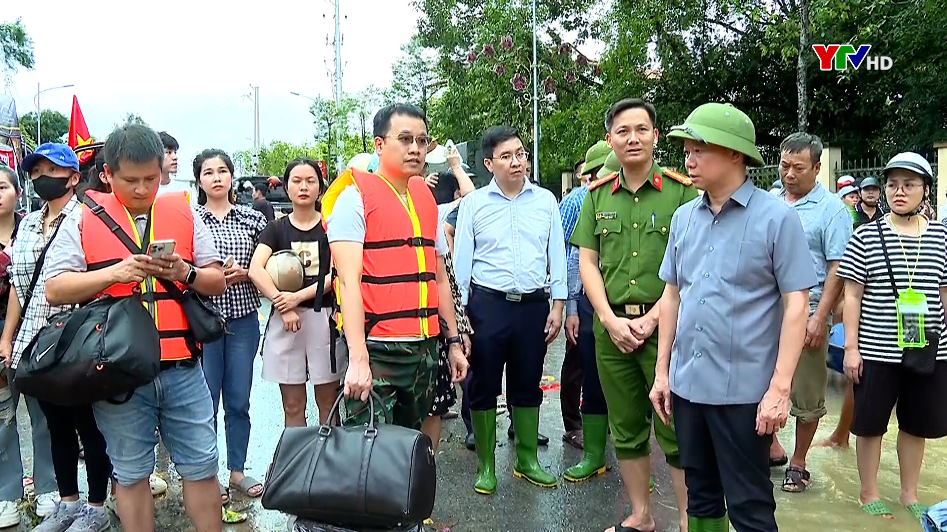 Bộ trưởng Bộ Tài nguyên và Môi trường Đỗ Đức Duy chỉ đạo công tác khắc phục thiệt hại do thiên tai tại thành phố Yên Bái