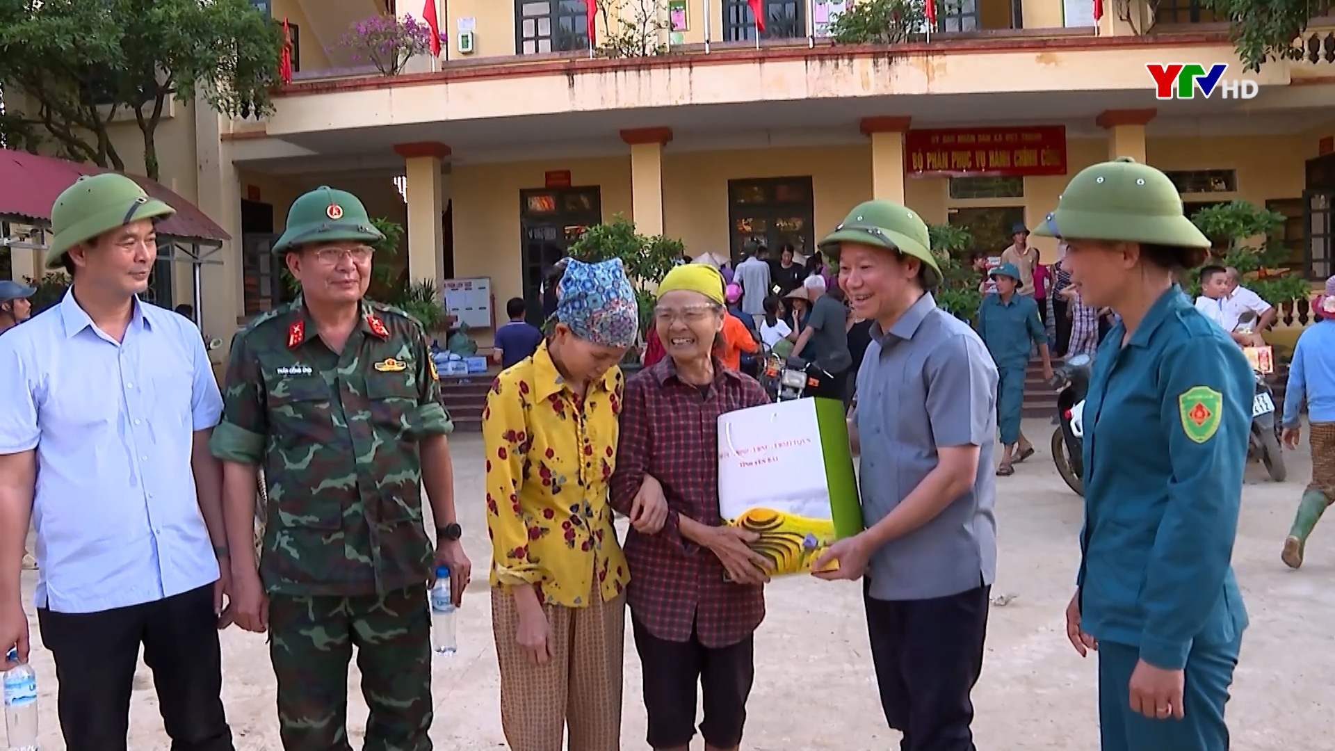 Bộ trưởng Bộ Tài nguyên và Môi trường Đỗ Đức Duy kiểm tra công tác khắc phục thiệt hại do bão số 3 tại huyện Trấn Yên