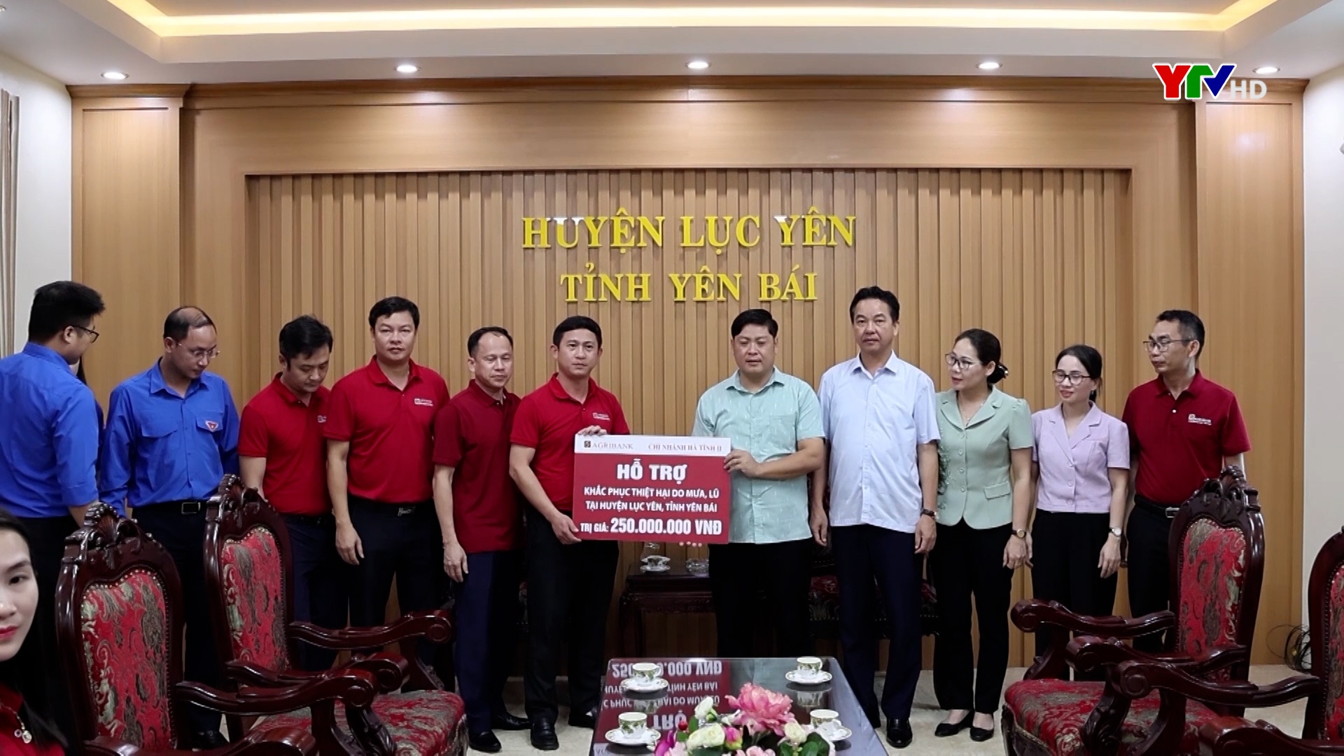 Agribank Hà Tĩnh 2, Agribank Bắc Yên Bái trao hỗ trợ huyện Lục Yên 250 triệu đồng khắc phục hậu quả bão số 3