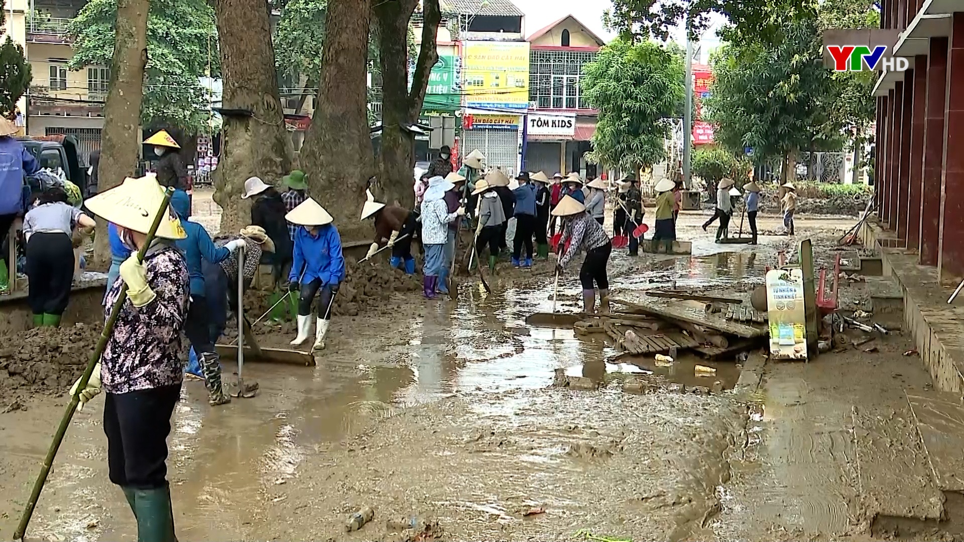 LĐLĐ thành phố Yên Bái chăm lo cho đoàn viên, người lao động bị ảnh hưởng bởi bão số 3