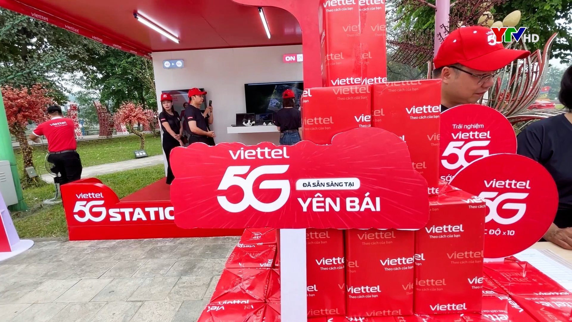 Viettel Yên Bái khai trương gian hàng trải nghiệm 5G