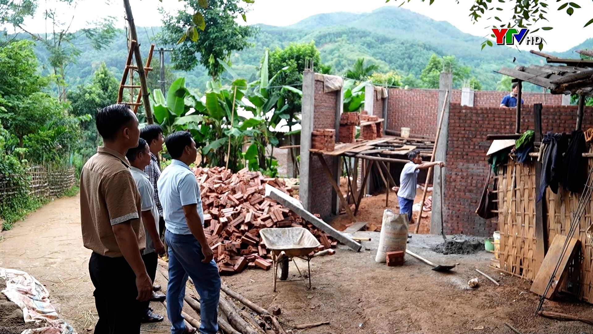 Văn Chấn tập trung xóa nhà dột nát