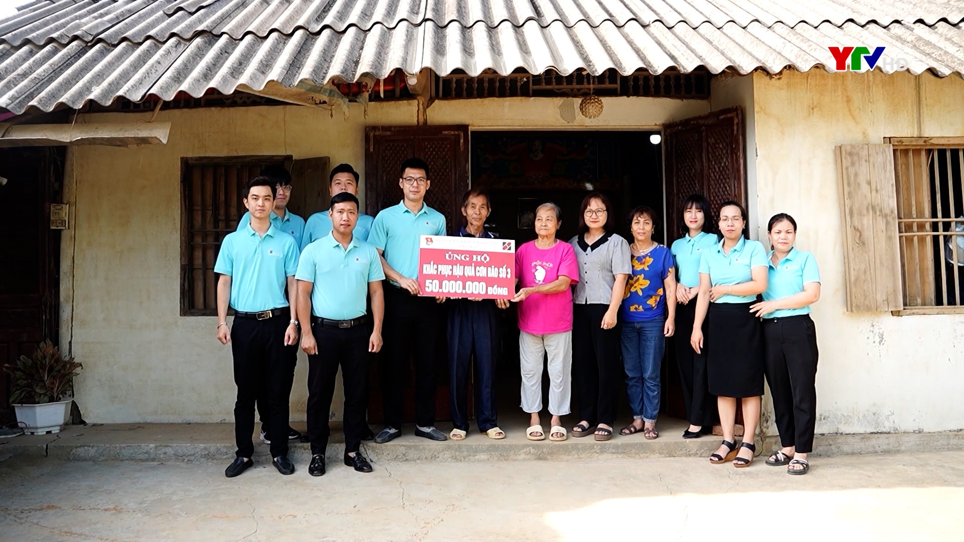 Đoàn thanh niên Ngân hàng NN và PTNT chi nhánh Bắc Yên Bái  trao  kinh  phí hỗ trợ  làm nhà cho người dân xã Tuy Lộc, thành phố Yên Bái