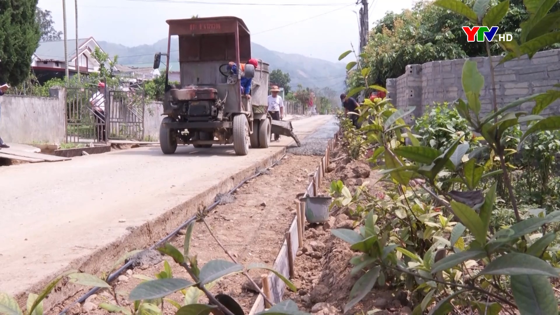 Văn Yên kiên cố hóa 106 km đường giao thông nông thôn