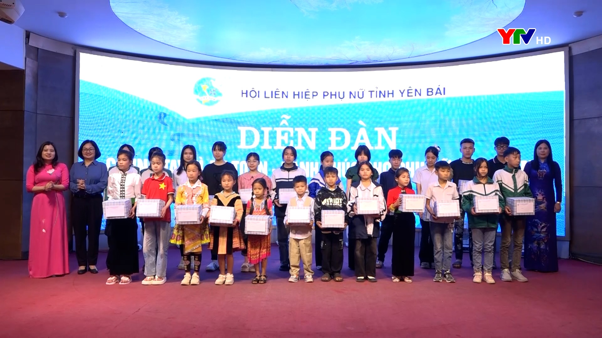 Diễn đàn “Chung tay vì an toàn - hạnh phúc cho phụ nữ và trẻ em”