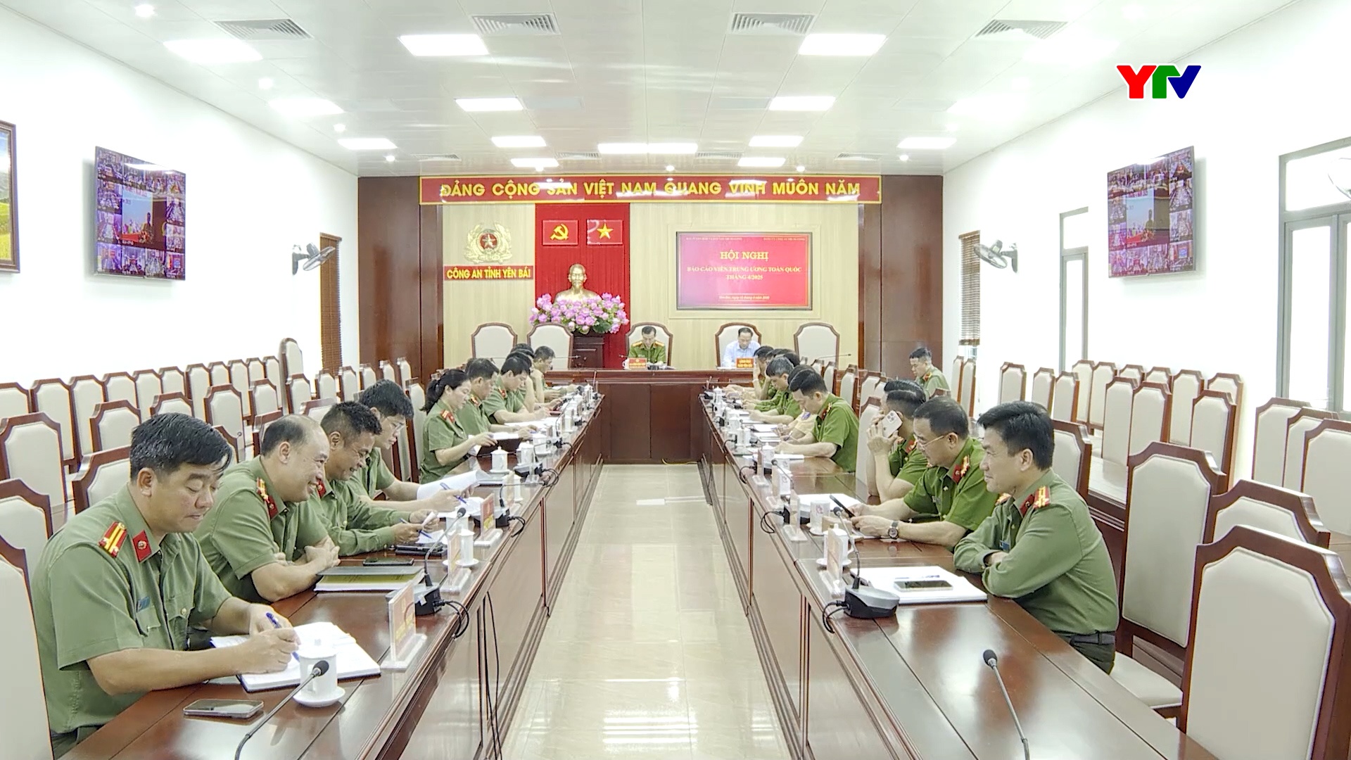 Công an tỉnh Yên Bái tham dự Hội nghị Báo cáo viên Trung ương toàn quốc tháng 4/2025