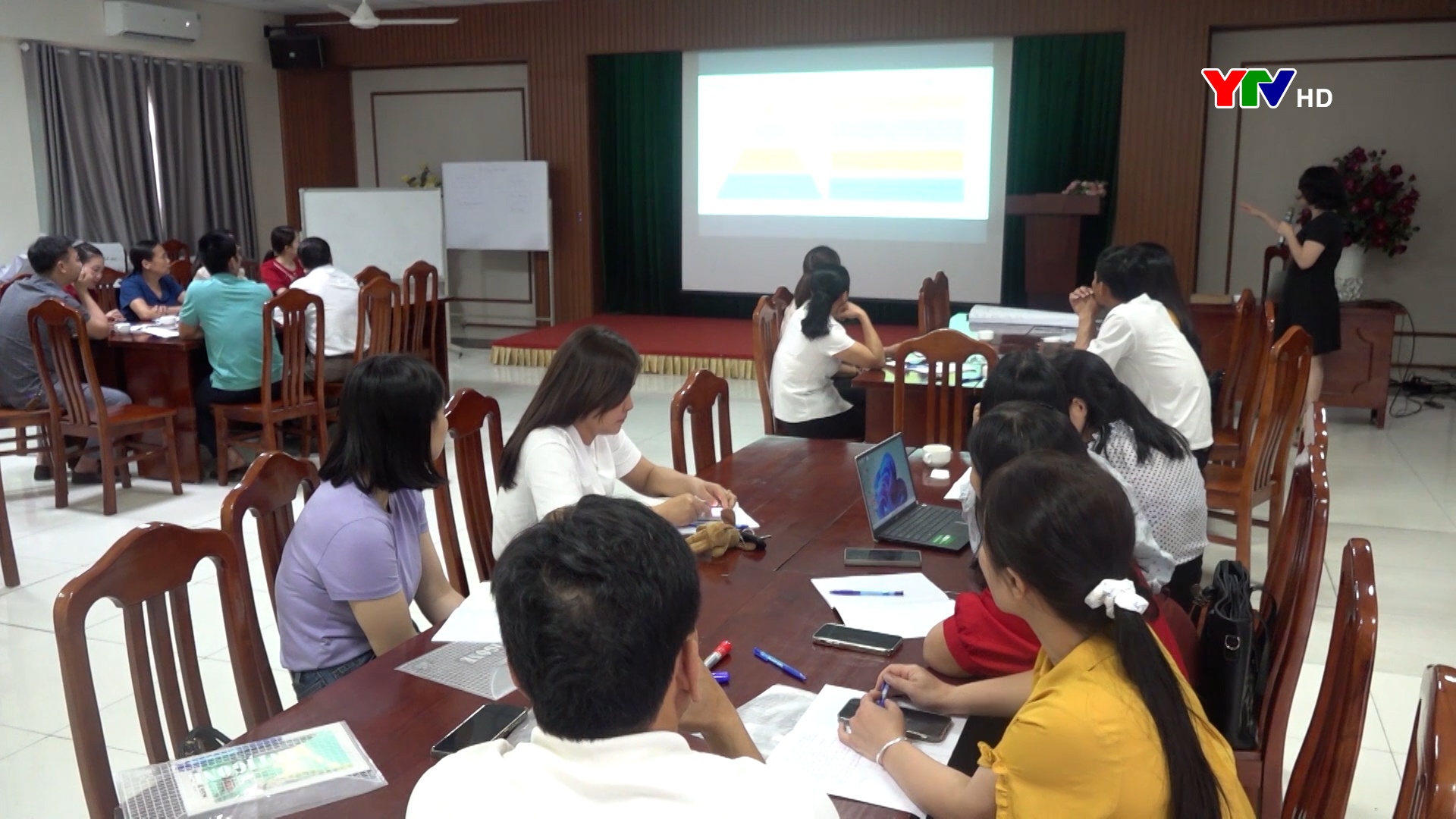 Tập huấn nâng cao năng lực về hỗ trợ sức khỏe tâm thần và tâm lý xã hội cho phụ nữ và trẻ em