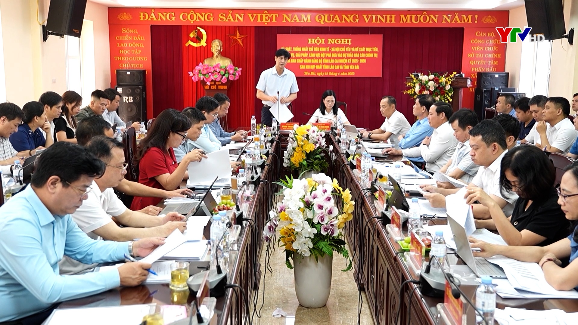 Rà soát, thống nhất các chỉ tiêu KT-XH đưa vào dự thảo báo cáo chính trị của BCH Đảng bộ tỉnh Lào Cai nhiệm kỳ 2025 - 2030 sau khi hợp nhất tỉnh Lào Cai và tỉnh Yên Bái