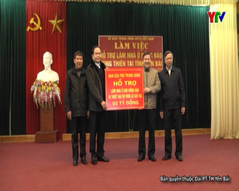Đ/c Trần Thanh Mẫn - Chủ tịch Ủy ban Trung ương MTTQ Việt Nam làm việc tại huyện Trạm Tấu