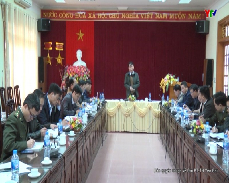 Đ/c Phó Chủ tịch UBND tỉnh Nguyễn Văn Khánh chỉ đạo công tác dập dịch lở mồm long móng tại huyện Văn Yên