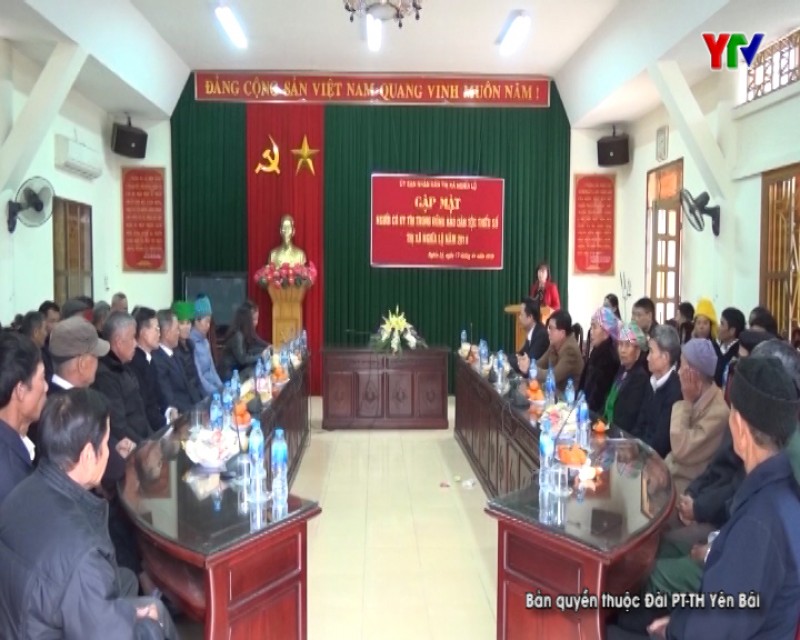 Thị xã Nghĩa Lộ gặp mặt già làng trưởng bản, người có uy tín trong đồng bào DTTS