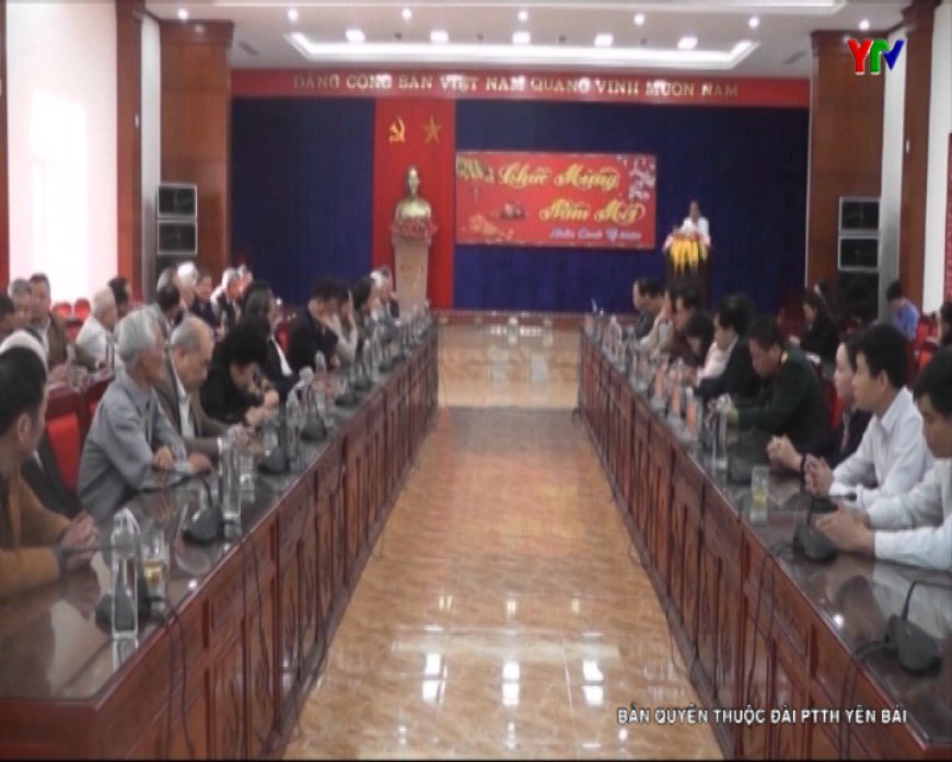 Huyện Văn Chấn và Yên Bình gặp mặt lãnh đạo, nguyên lãnh đạo huyện nhân kỷ niệm Ngày thành lập Đảng