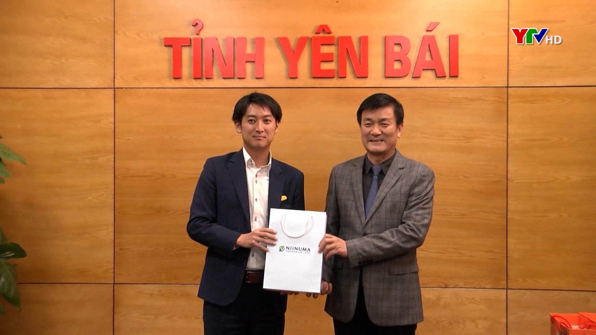 Lãnh đạo tỉnh Yên Bái làm việc với Đoàn công tác của Công ty TNHH Niinuma Việt Nam