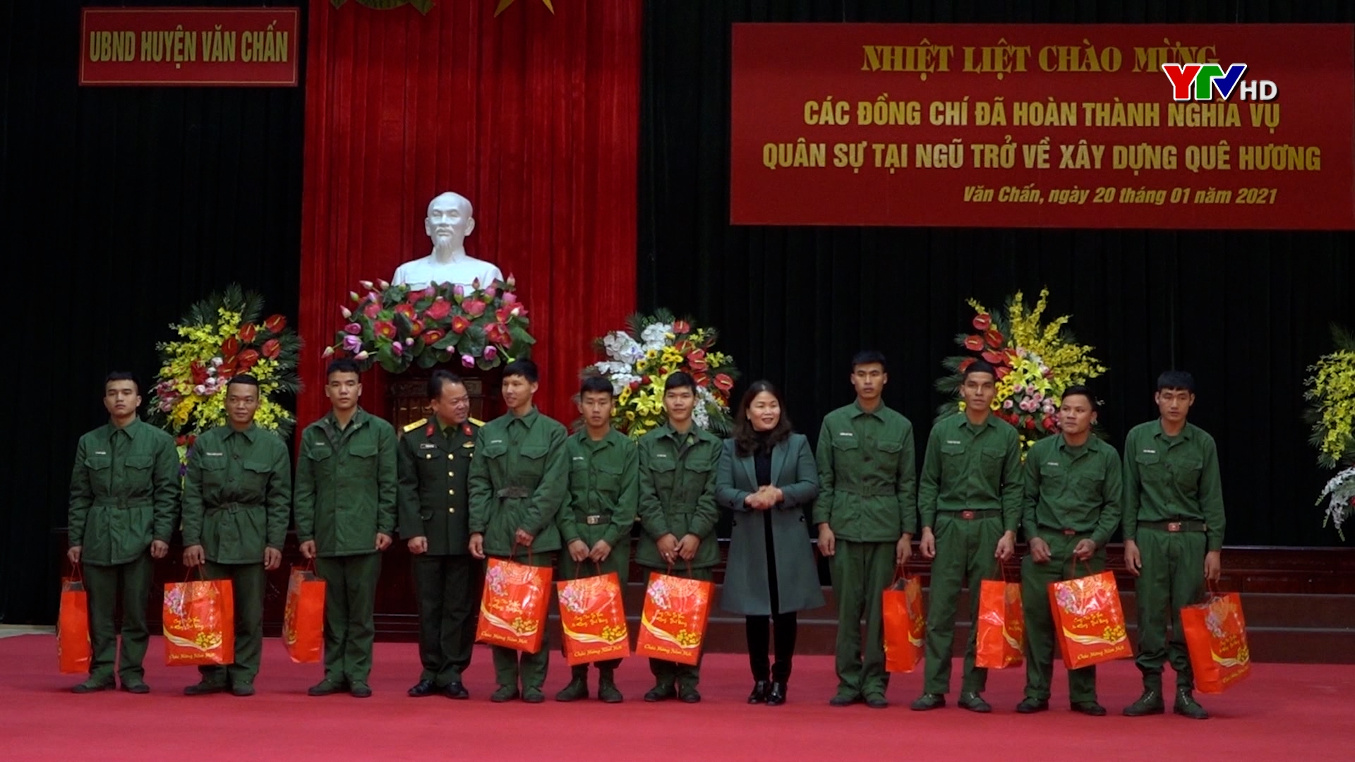 Huyện Văn Yên và Văn Chấn đón nhận quân nhân xuất ngũ