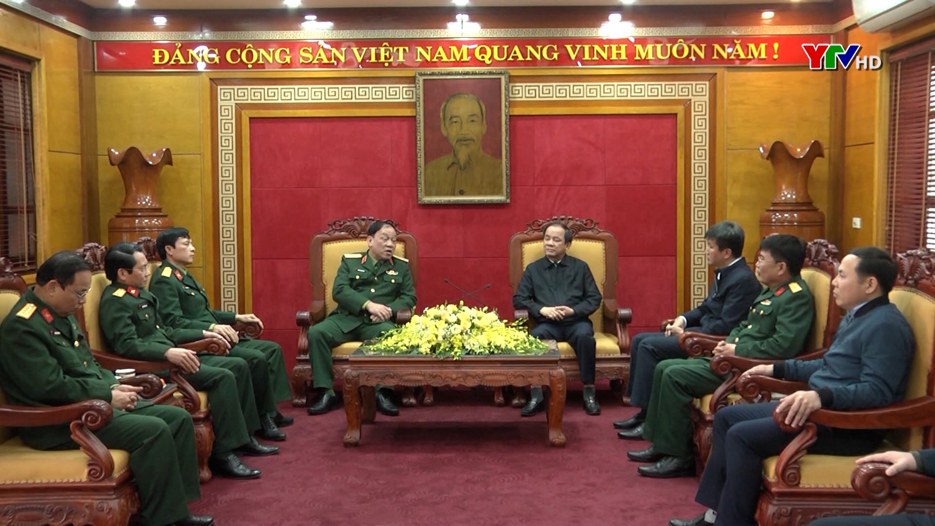 Đoàn công tác Quân khu 2 chúc Tết lãnh đạo tỉnh Yên Bái