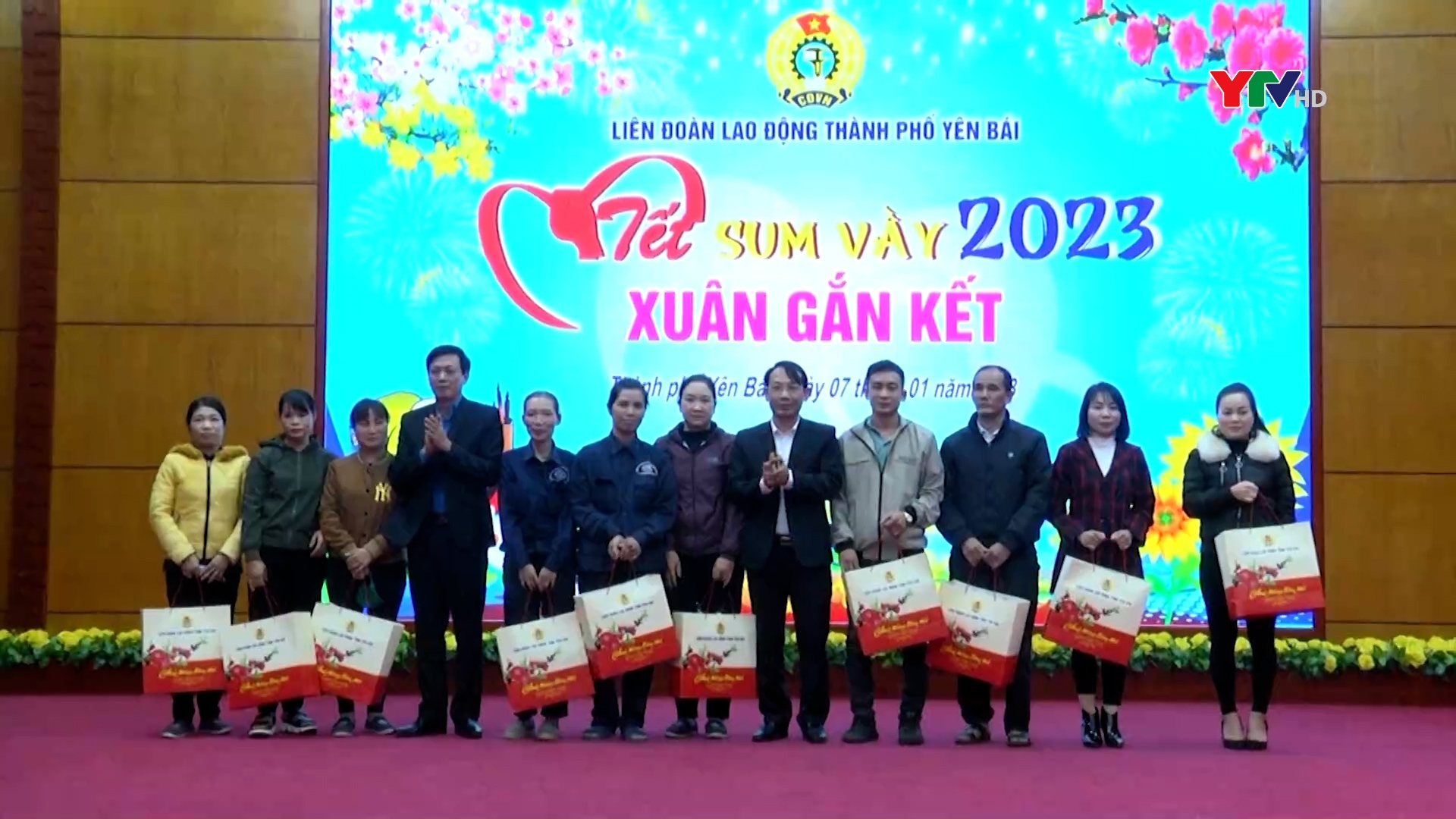 LĐLĐ thành phố Yên Bái tổ chức "Tết sum vầy - Xuân gắn kết" năm 2023