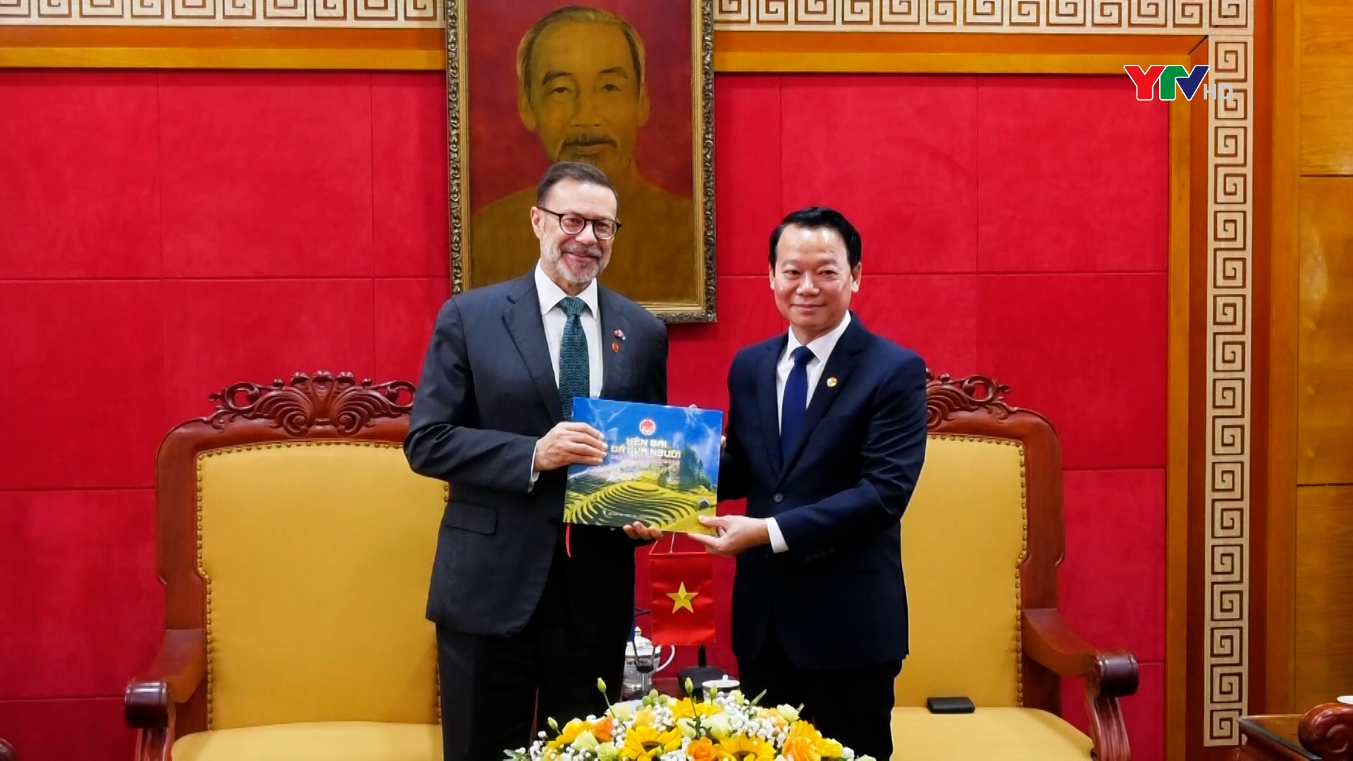 Đồng chí Bí thư Tỉnh ủy Đỗ Đức Duy tiếp Đoàn công tác Đại sứ quán Australia tại Việt Nam